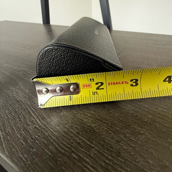 Burberry Black Hard Glasses Case with Unopened Lens Cloth - Picture 4 of 10